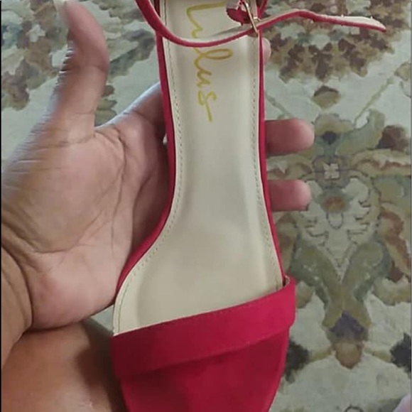 Red Heels - Picture 2 of 2